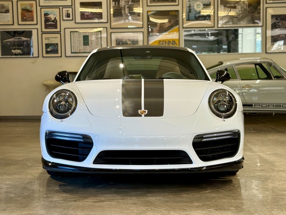 2017 Porsche 911 Turbo S
