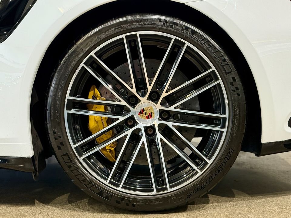 2017 Porsche 911 Turbo S