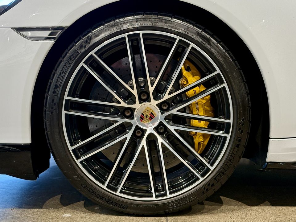 2017 Porsche 911 Turbo S