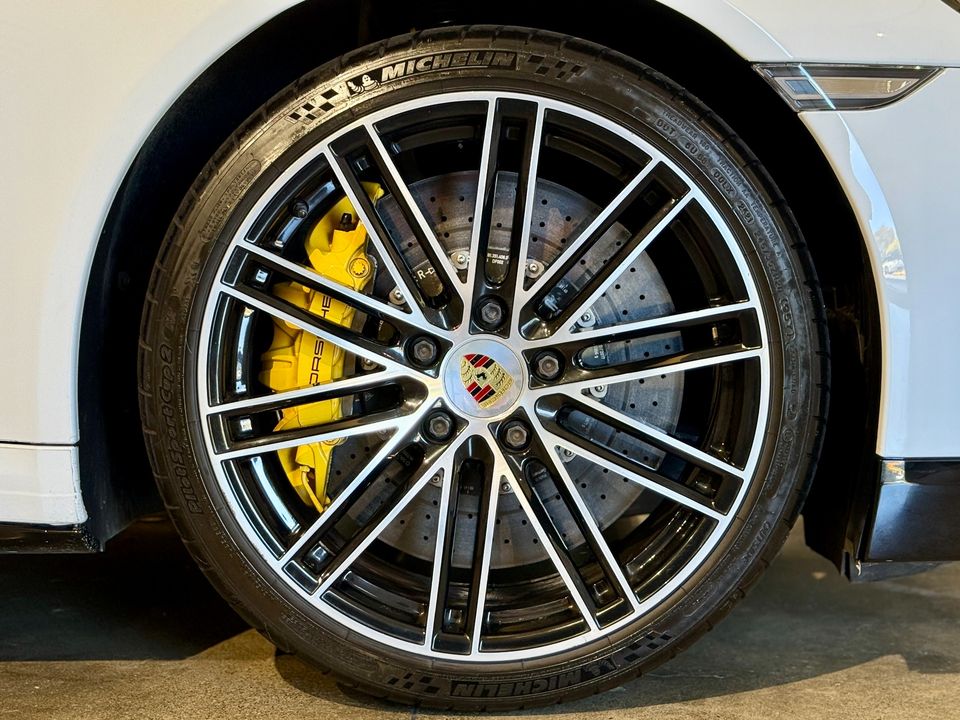 2017 Porsche 911 Turbo S