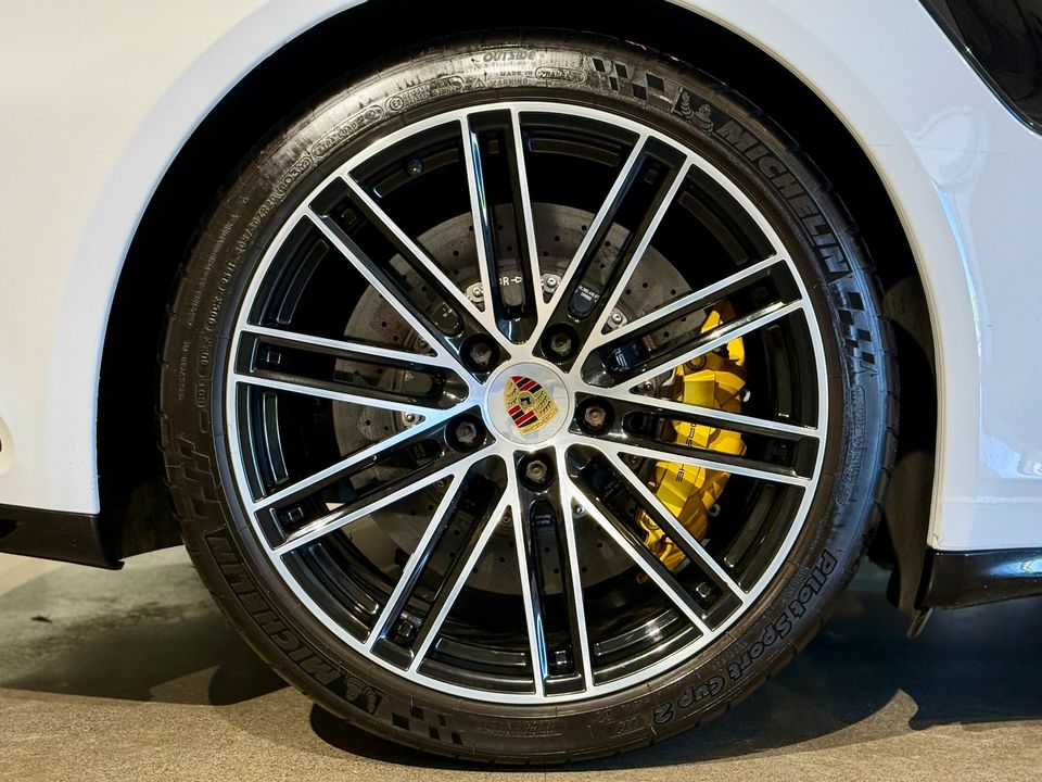 2017 Porsche 911 Turbo S