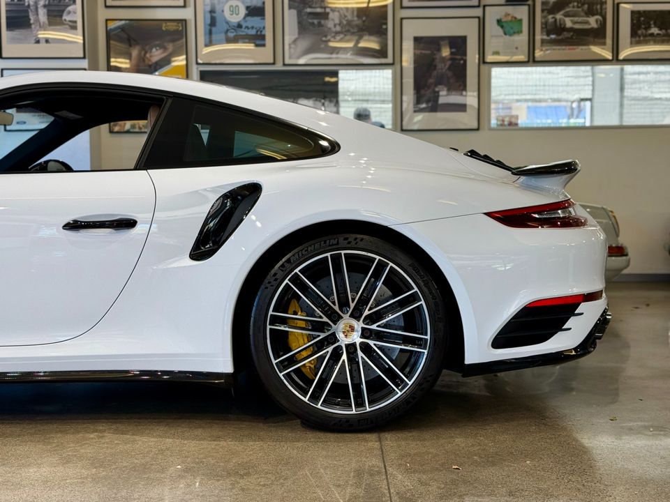 2017 Porsche 911 Turbo S