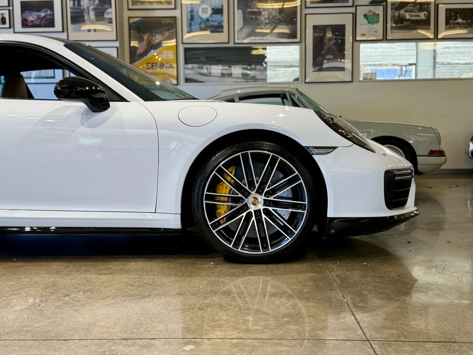 2017 Porsche 911 Turbo S