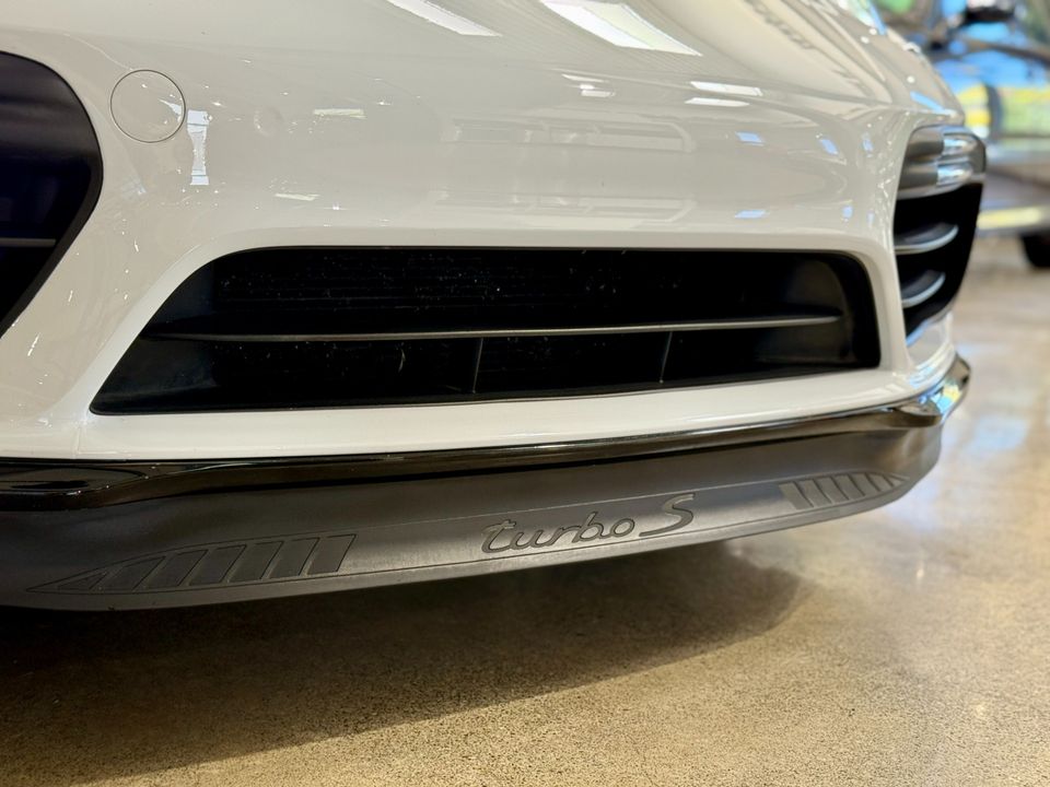 2017 Porsche 911 Turbo S