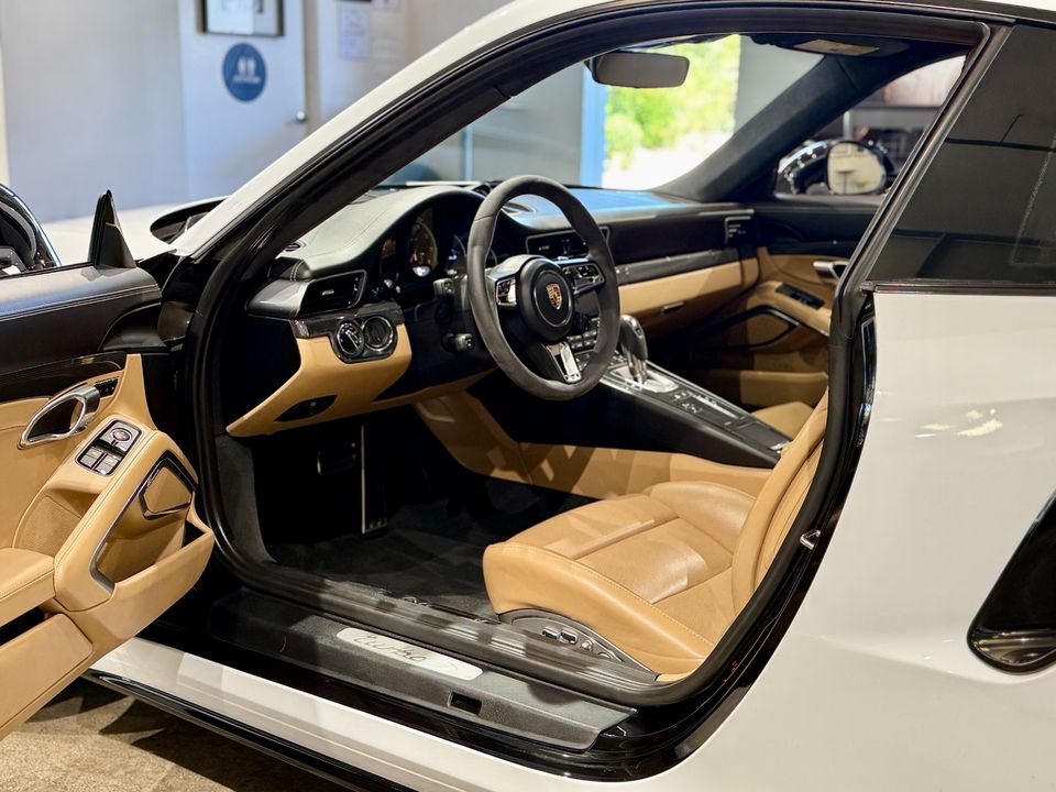 2017 Porsche 911 Turbo S