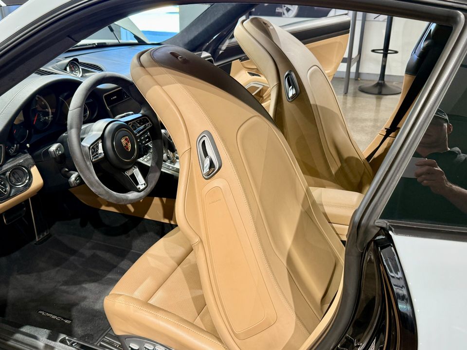 2017 Porsche 911 Turbo S
