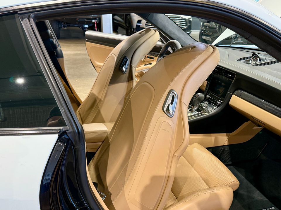 2017 Porsche 911 Turbo S