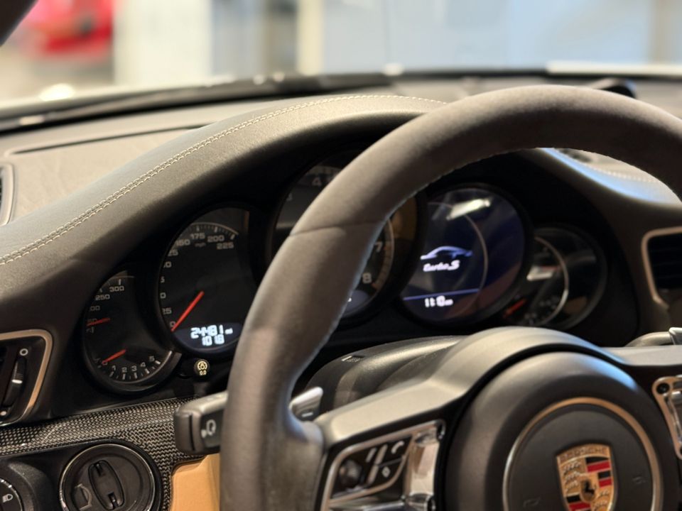 2017 Porsche 911 Turbo S