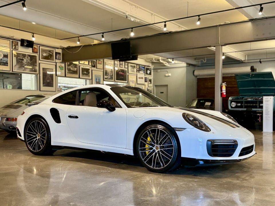 2017 Porsche 911 Turbo S