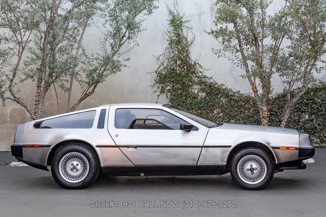 1981 DeLorean DMC-12