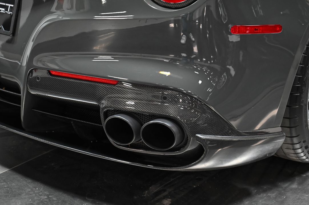 2016 Ferrari F12