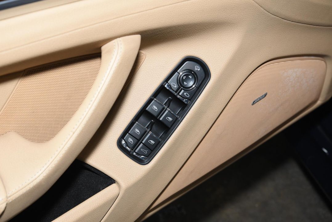 2011 Porsche Panamera