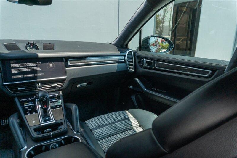 2023 Porsche Cayenne