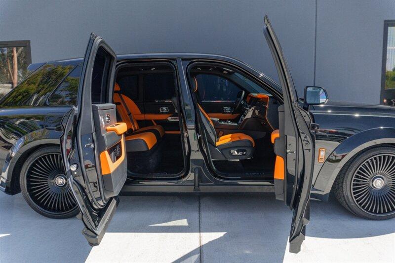 2022 Rolls-Royce Black Badge Cullinan