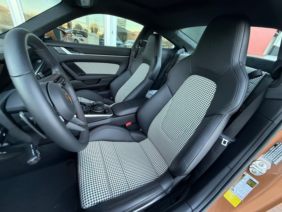 2025 Porsche 911