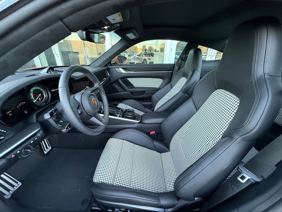 2025 Porsche 911