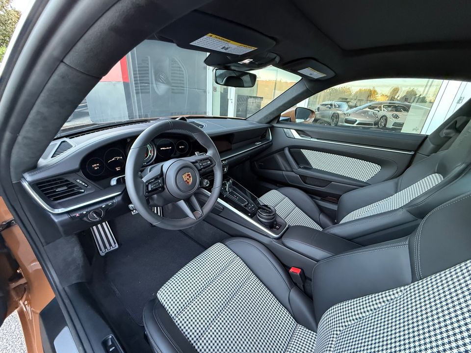 2025 Porsche 911