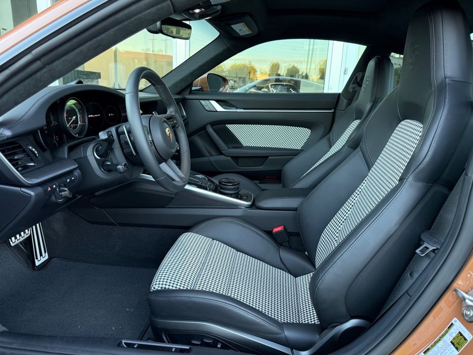 2025 Porsche 911