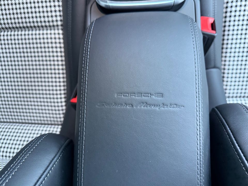 2025 Porsche 911