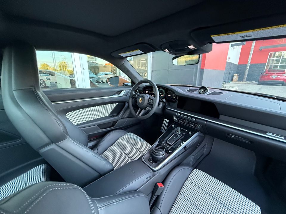 2025 Porsche 911