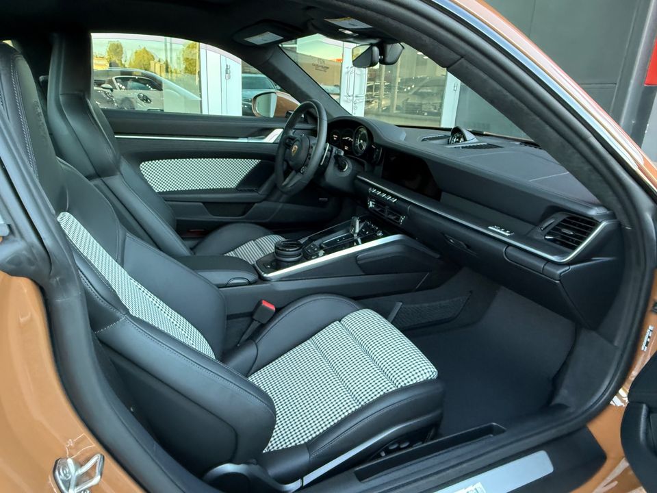 2025 Porsche 911