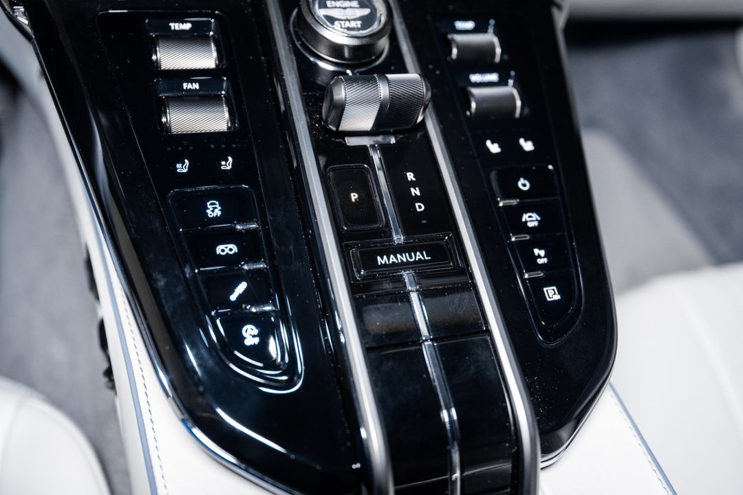 2026 ASTON MARTIN VANTAGE