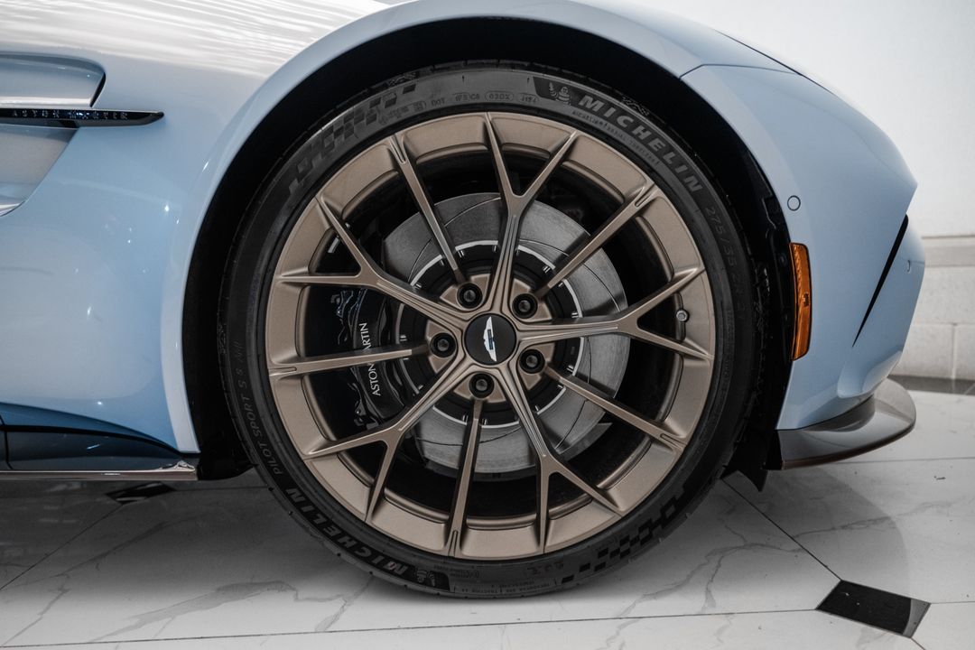 2026 ASTON MARTIN VANTAGE
