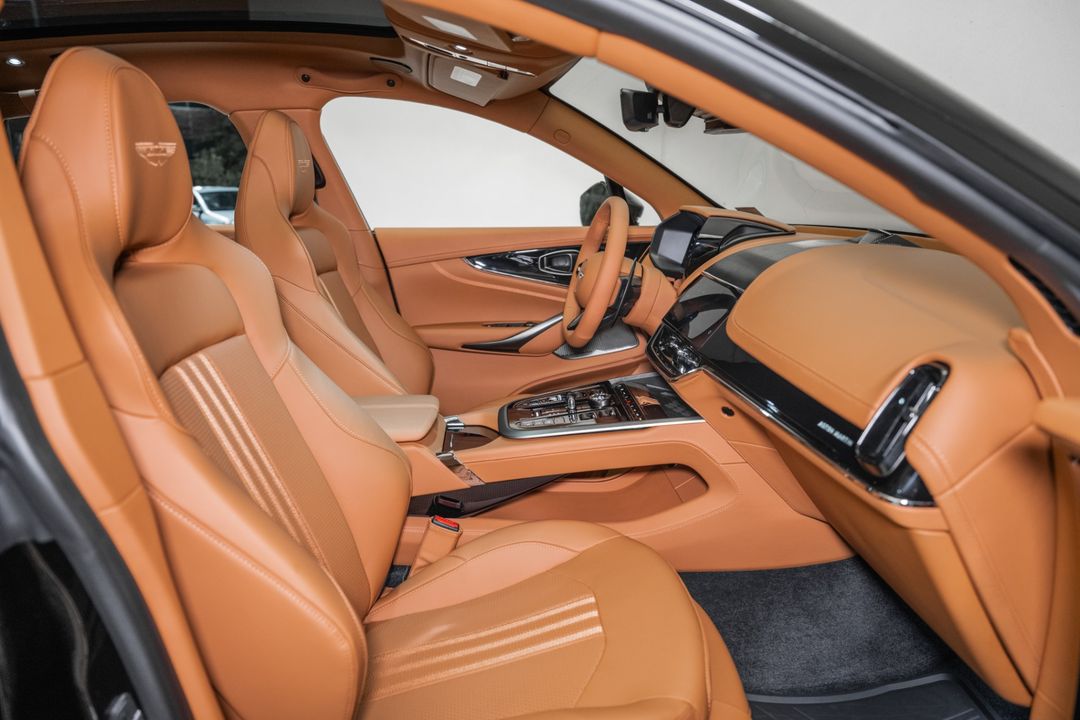 2026 ASTON MARTIN DBX