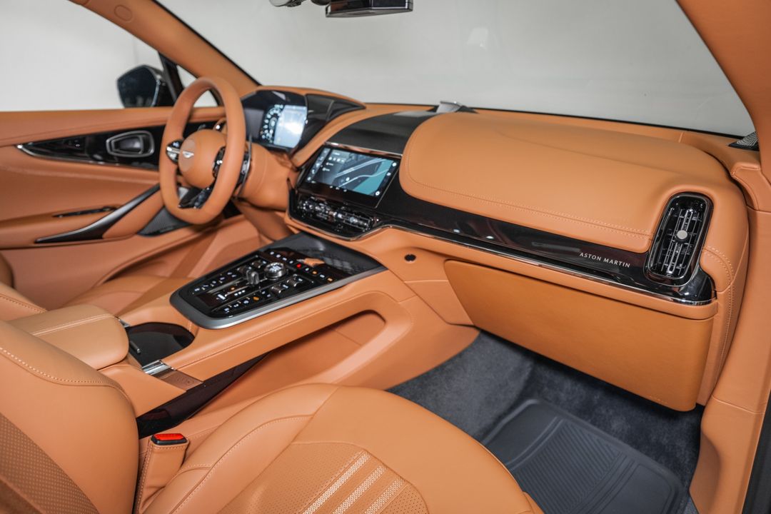 2026 ASTON MARTIN DBX
