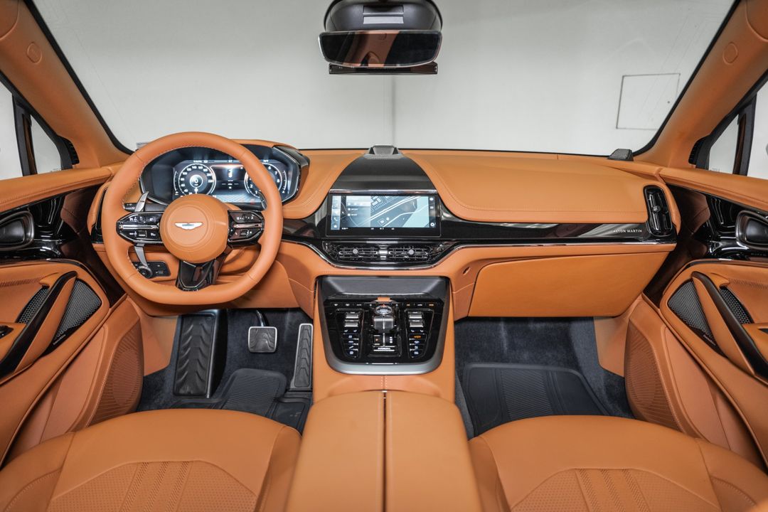 2026 ASTON MARTIN DBX