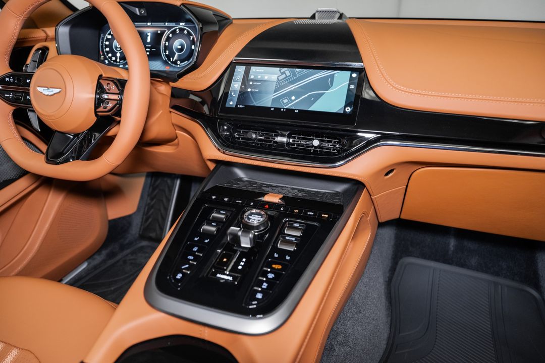 2026 ASTON MARTIN DBX