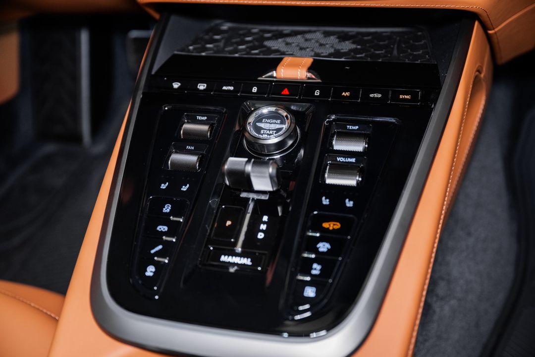 2026 ASTON MARTIN DBX