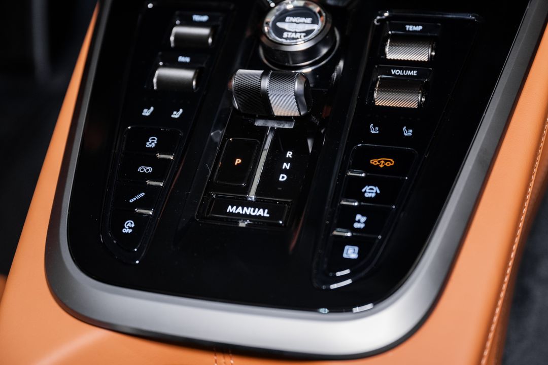 2026 ASTON MARTIN DBX