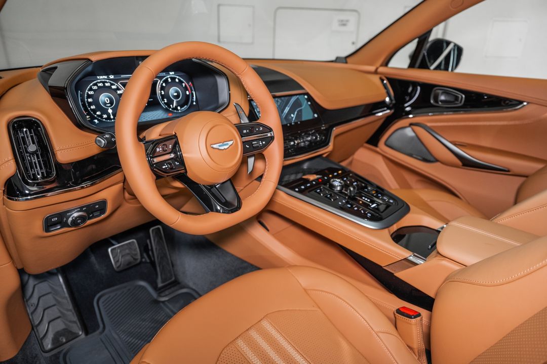 2026 ASTON MARTIN DBX