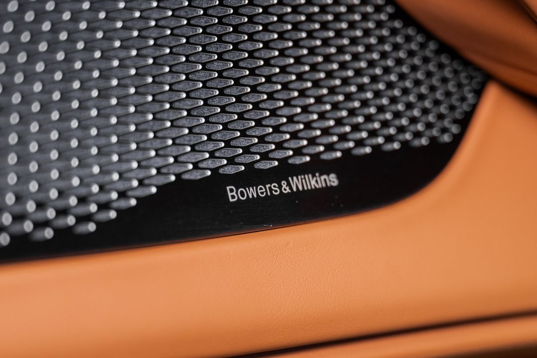 2026 ASTON MARTIN DBX