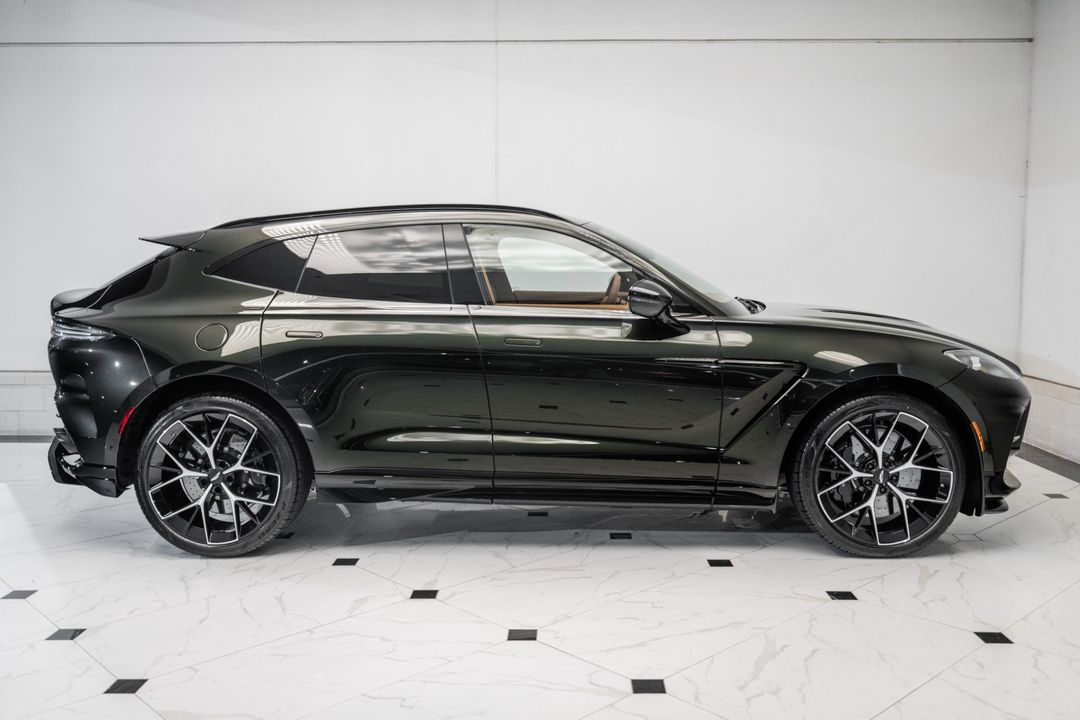 2026 ASTON MARTIN DBX