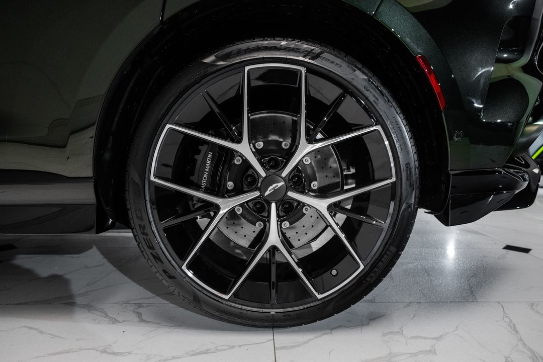 2026 ASTON MARTIN DBX