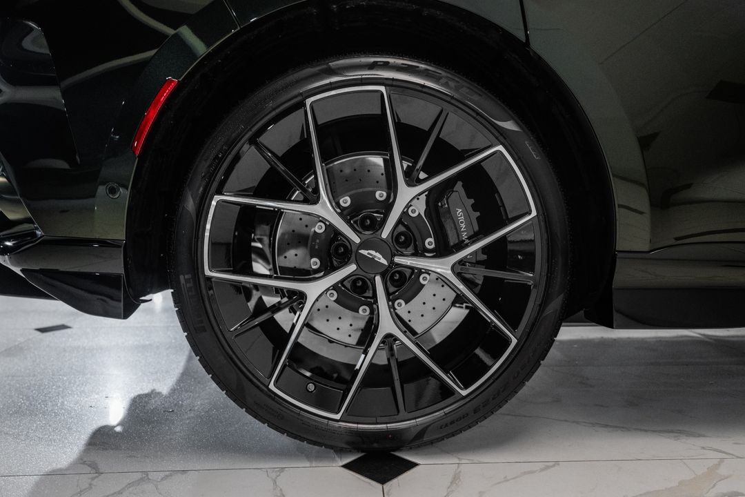 2026 ASTON MARTIN DBX