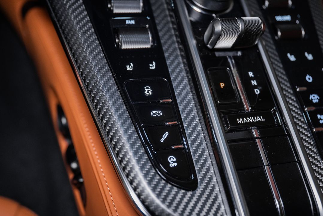 2026 ASTON MARTIN VANTAGE