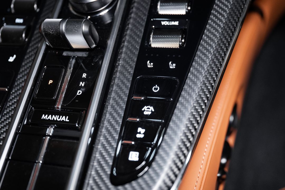 2026 ASTON MARTIN VANTAGE