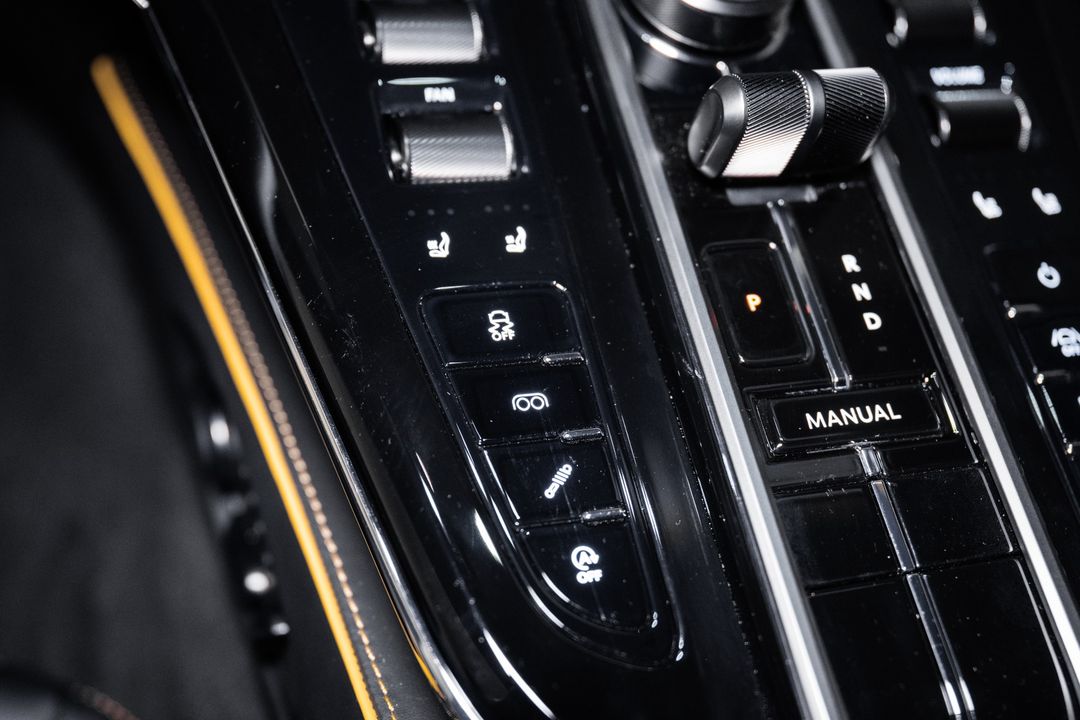 2026 Aston Martin VANTAGE