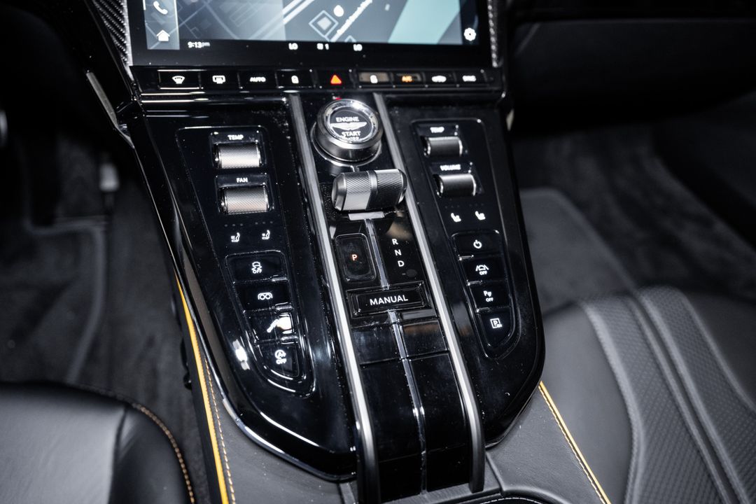 2026 Aston Martin VANTAGE