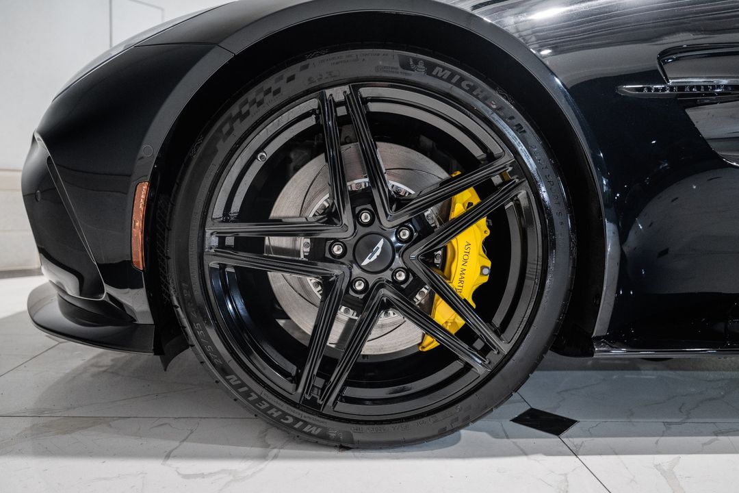 2026 Aston Martin VANTAGE