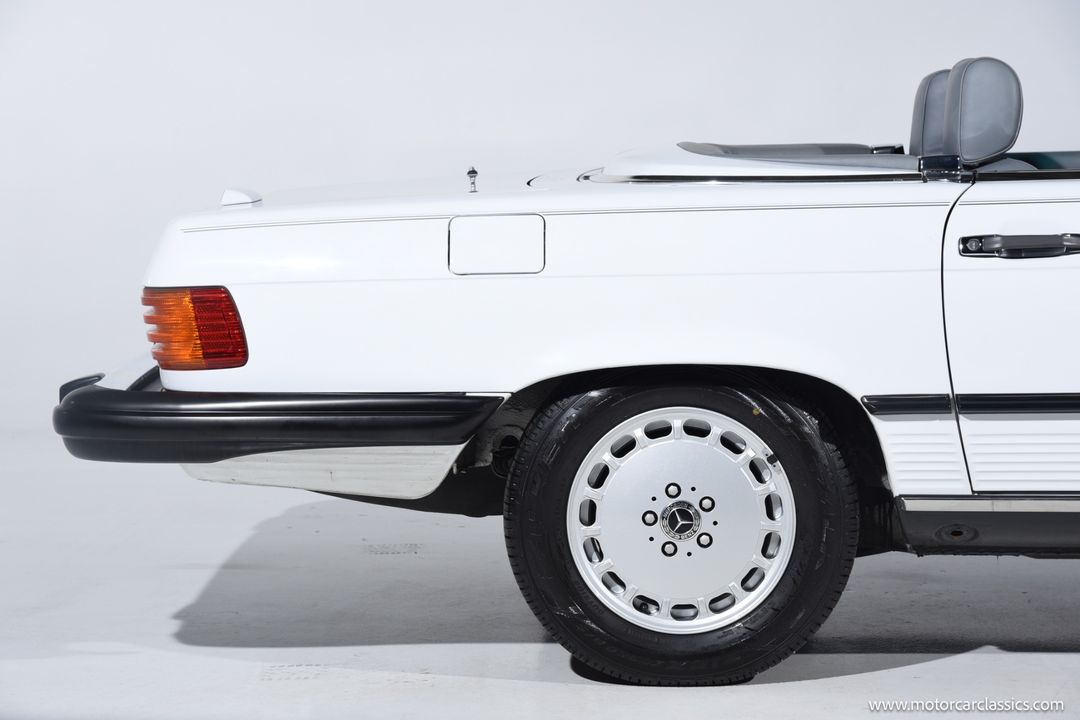 1989 Mercedes-Benz 560-Class