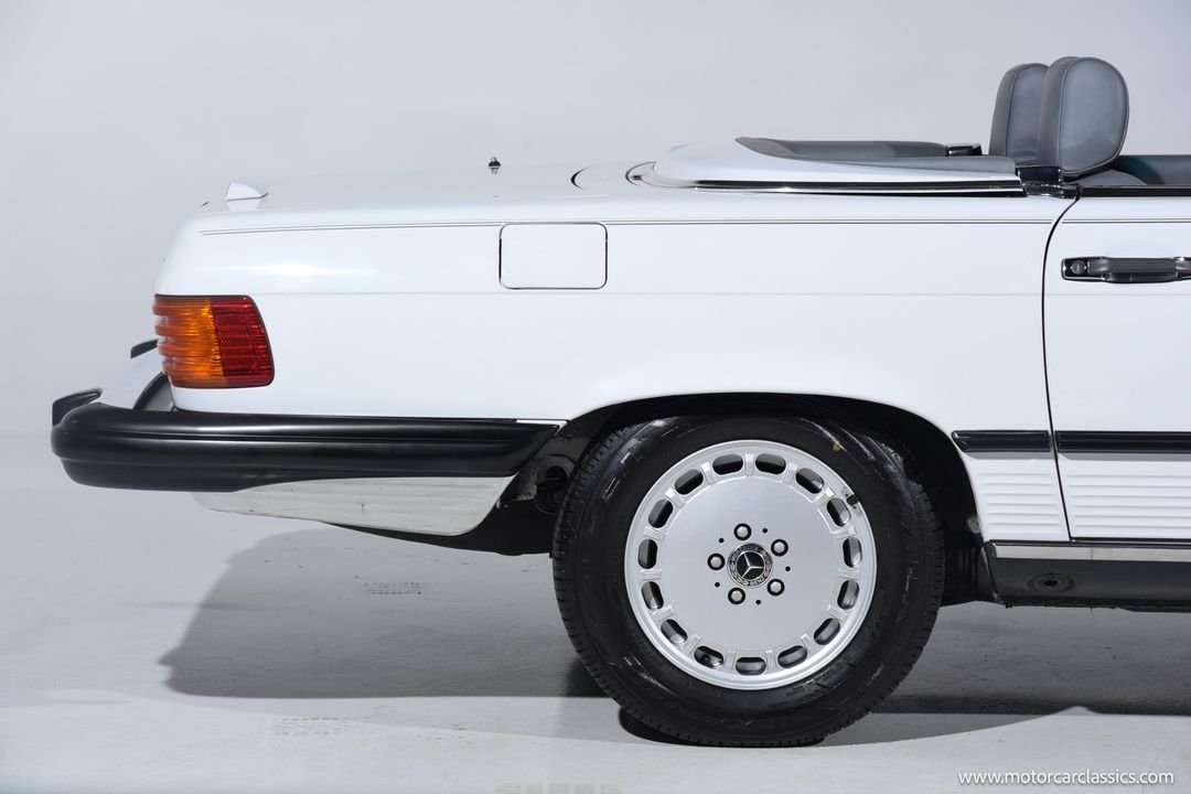 1989 Mercedes-Benz 560-Class