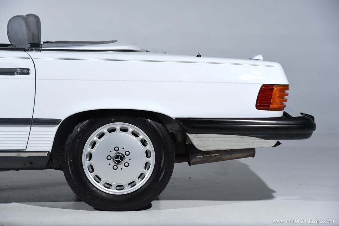 1989 Mercedes-Benz 560-Class