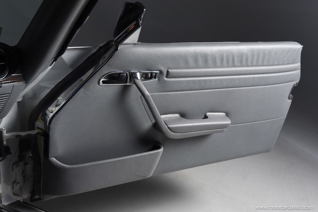 1989 Mercedes-Benz 560-Class