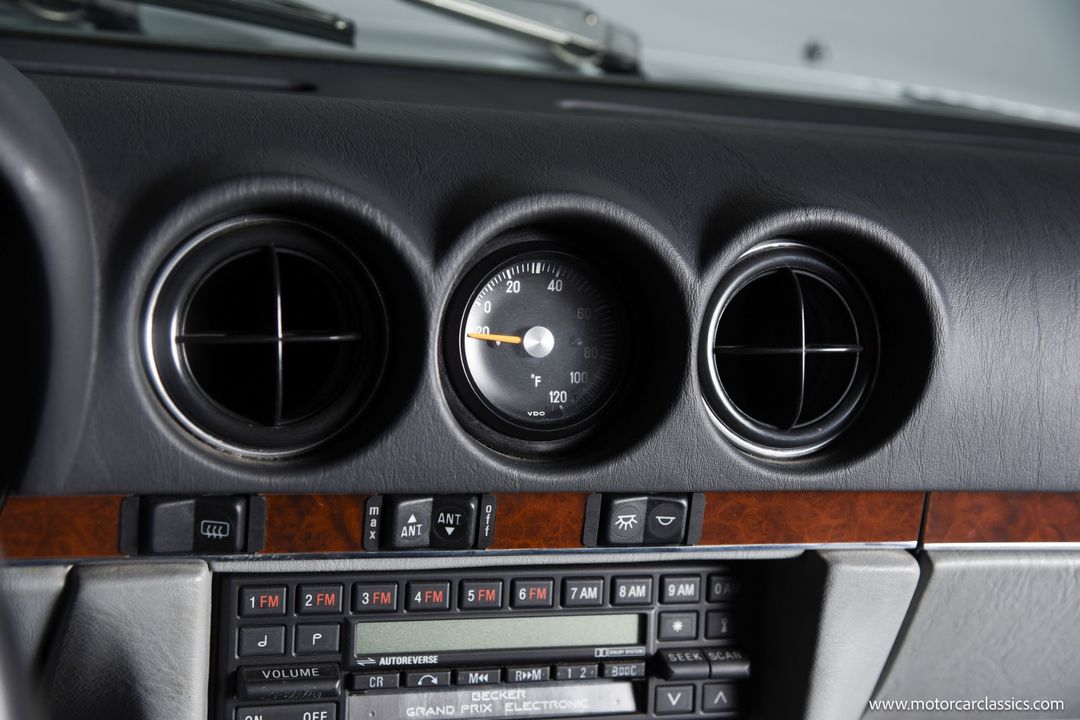 1989 Mercedes-Benz 560-Class