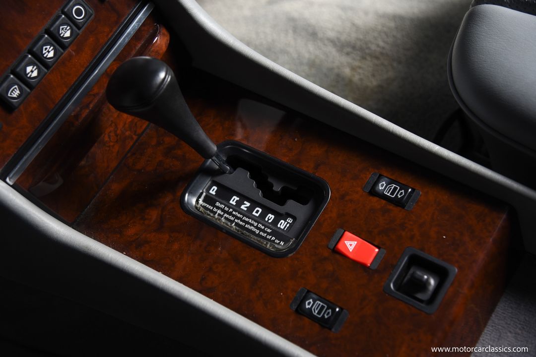 1989 Mercedes-Benz 560-Class