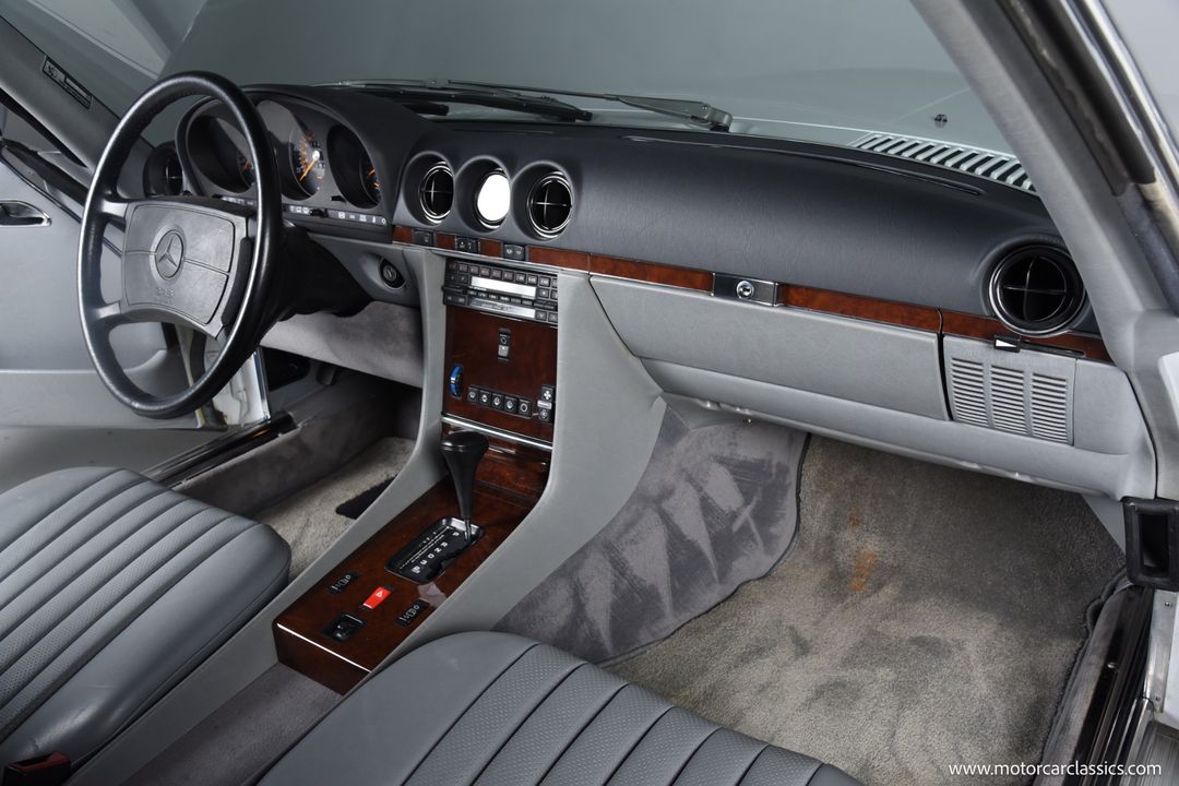 1989 Mercedes-Benz 560-Class